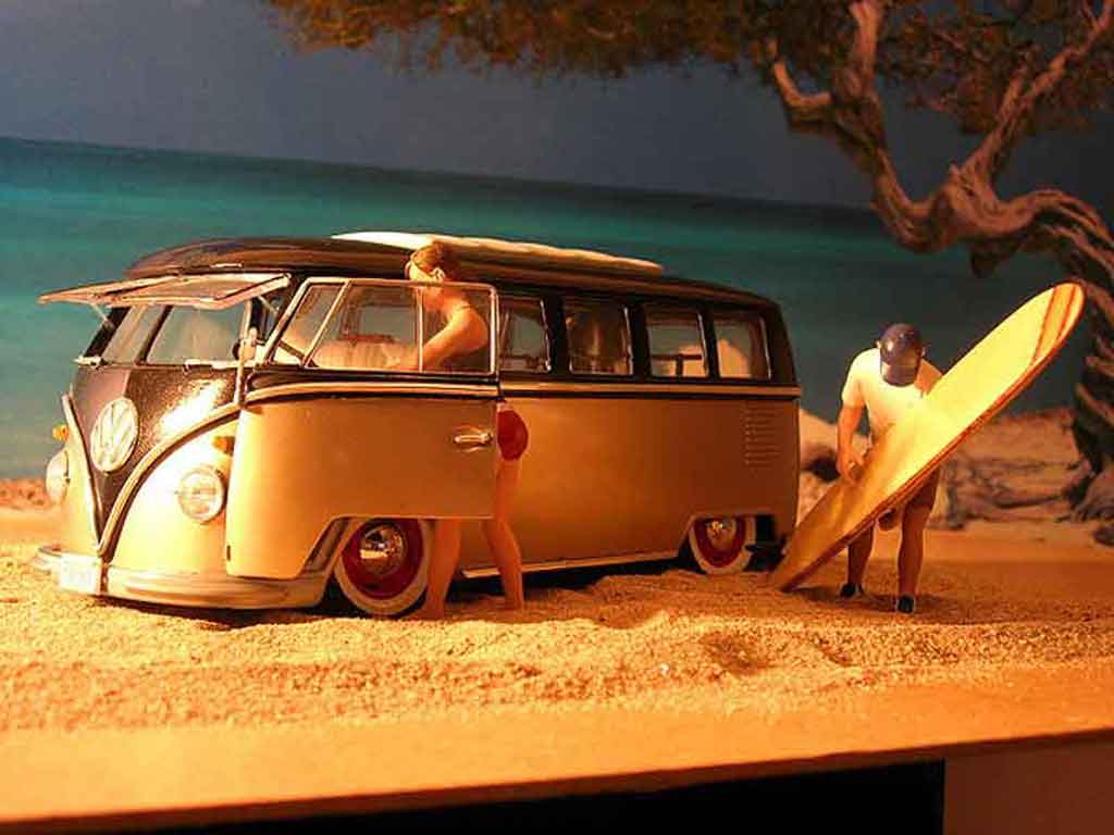 Volkswagen Combi 1/18 Welly microbus bully samba diecast model cars