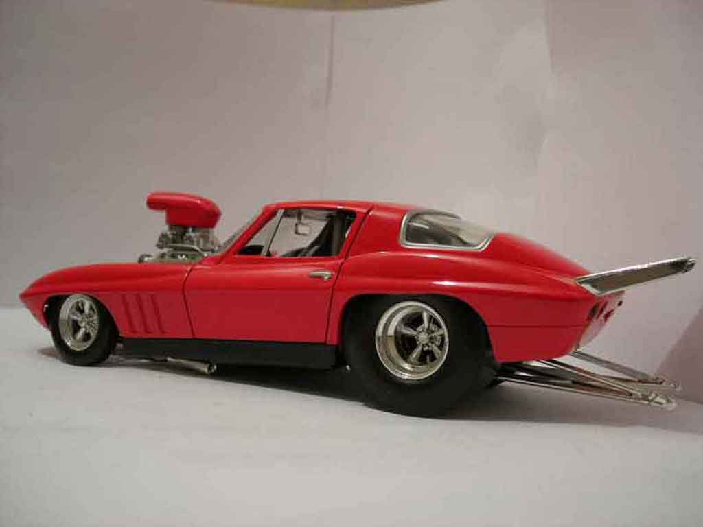 Chevrolet Corvette Coupe C2 red 1965 1/18 Hot Wheels