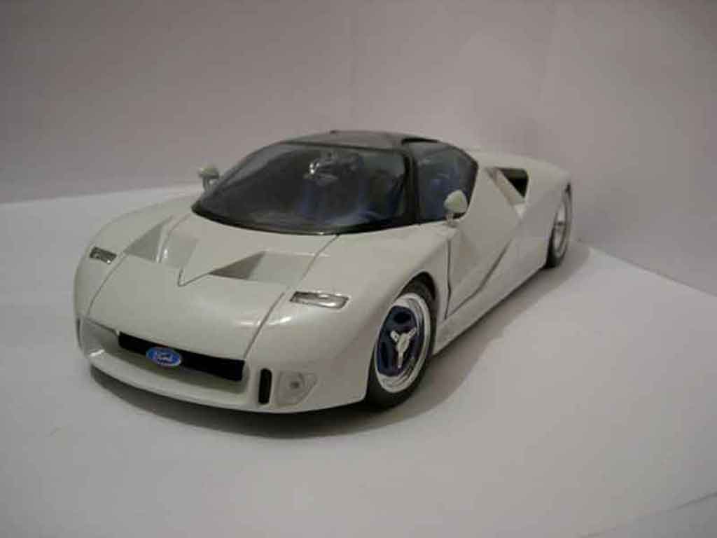 Ford GT90 1/18 Maisto GT 90 white diecast model cars