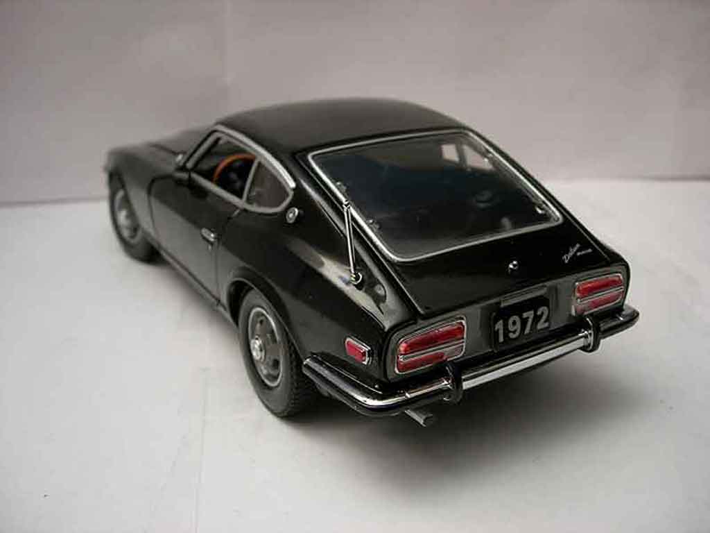 Datsun 240Z Coupe black 1/18 Sun Star
