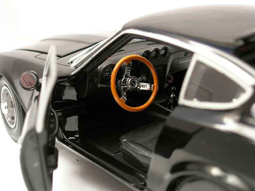 Datsun 240Z Coupe black 1/18 Sun Star