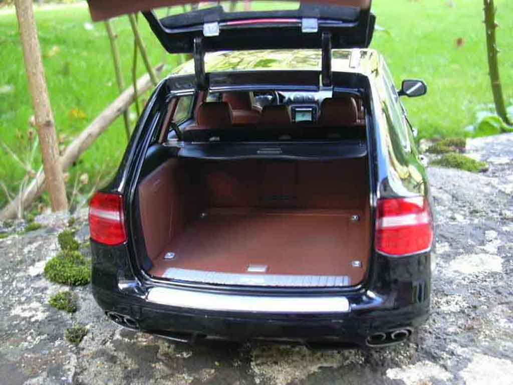 Porsche Cayenne Turbo S black 2007 1/18 Norev