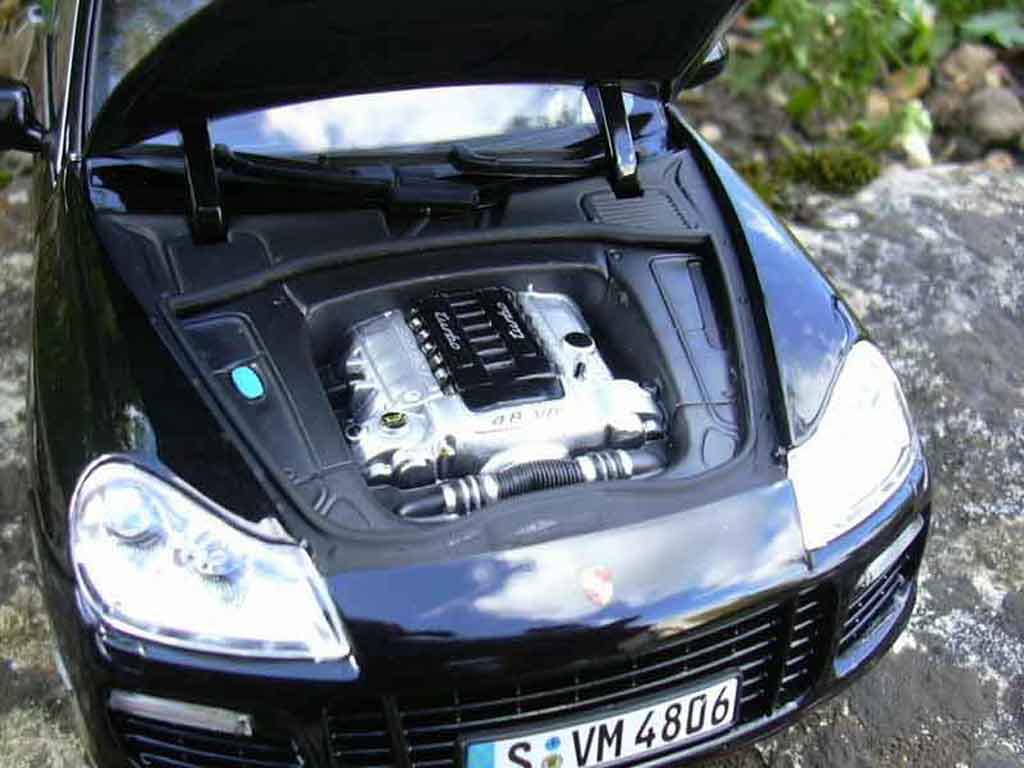Porsche Cayenne Turbo S black 2007 1/18 Norev