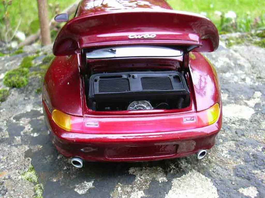 Porsche 911 Turbo bordeau 1/18 Ut Models