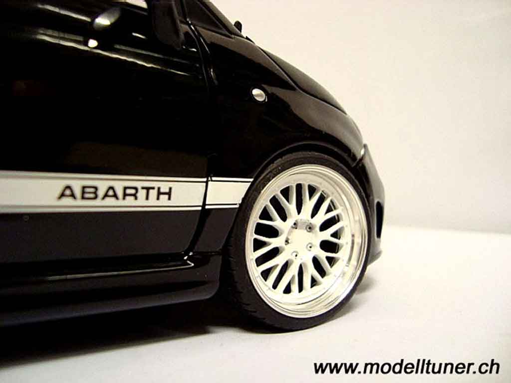 Fiat 500 Abarth black 2007 1/18 Mondo Motors