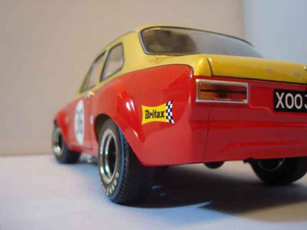 Ford RS 1600 Rally twincam competition #36 1/18 Minichamps