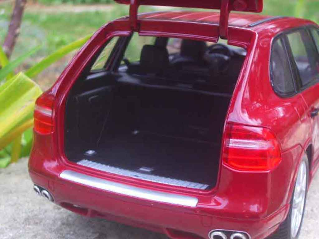Porsche Cayenne GTS red 1/18 Norev