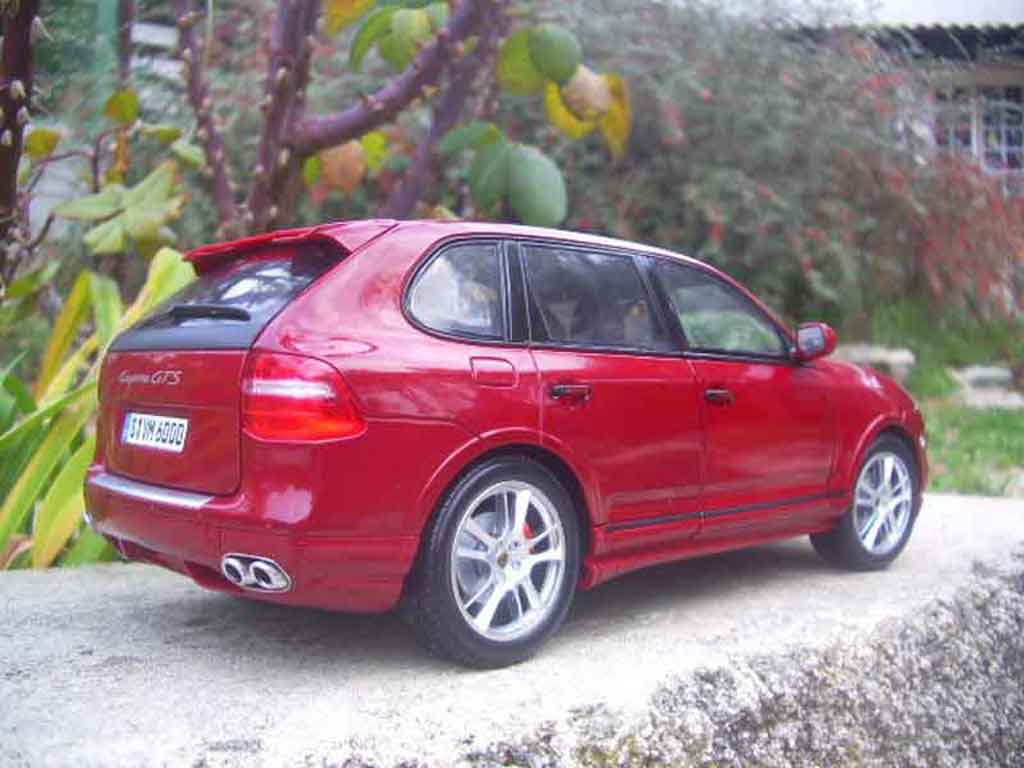 Porsche Cayenne GTS red 1/18 Norev