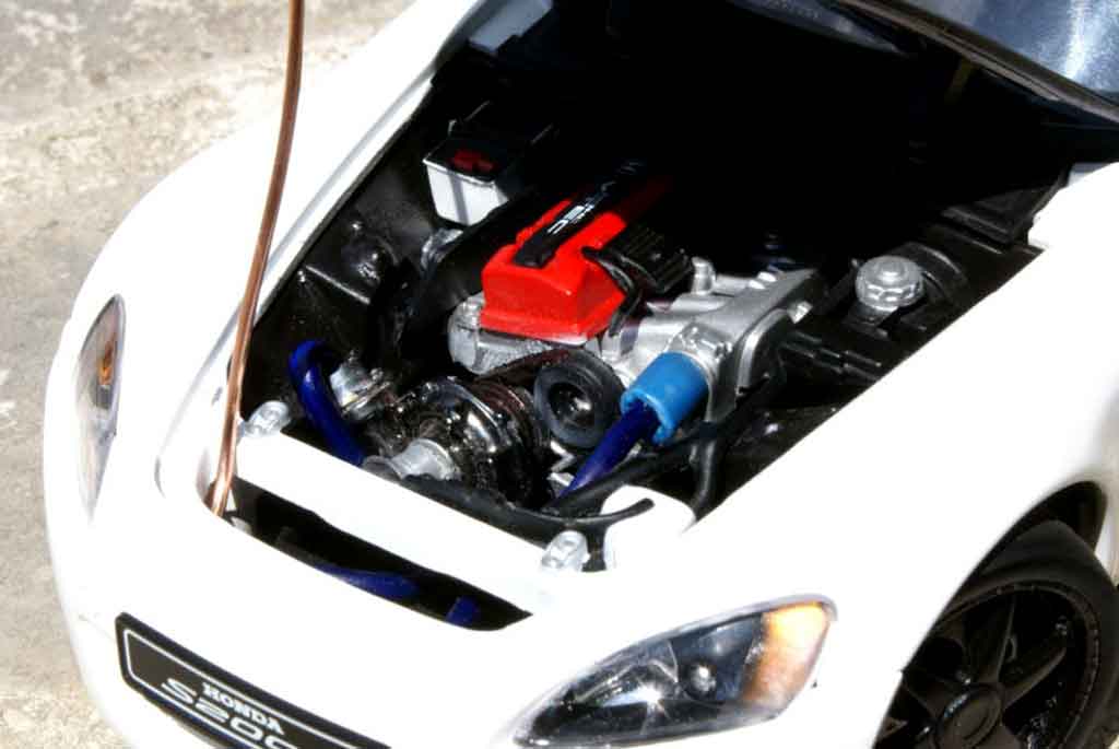 Honda S2000 Base white preparation turbo 1/18 Autoart