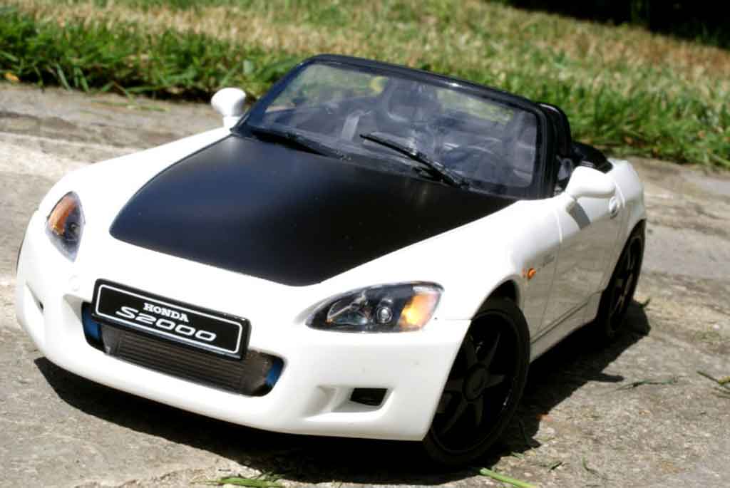 Honda S2000 Base white preparation turbo 1/18 Autoart