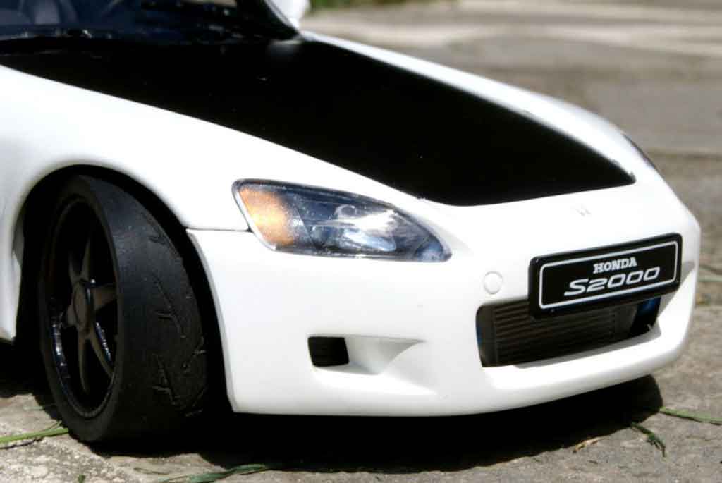 Honda S2000 Base white preparation turbo 1/18 Autoart