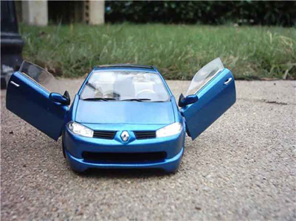Renault Megane CC ocean 1/18 Solido