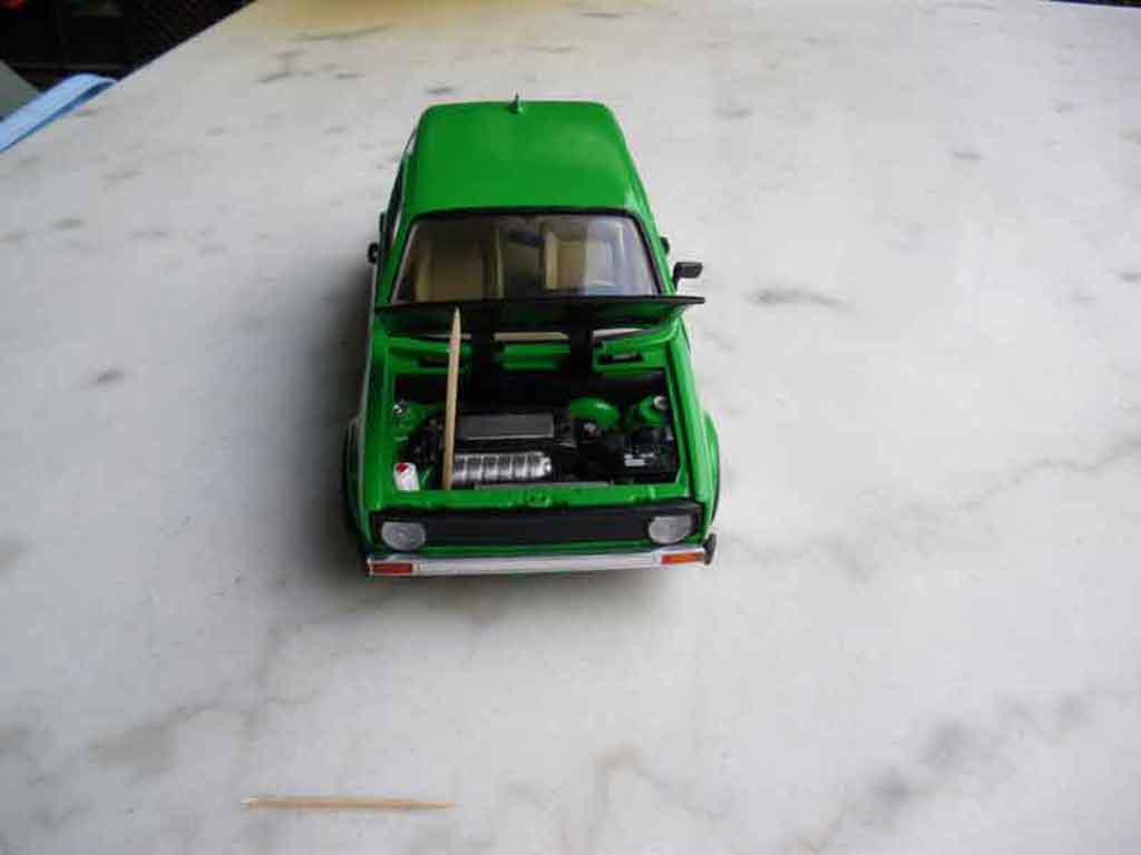 Volkswagen Golf GTI emeraude 1/18 Solido