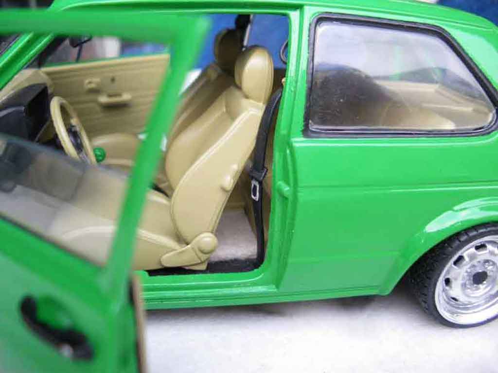 Volkswagen Golf GTI emeraude 1/18 Solido