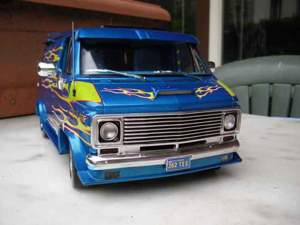 Chevrolet Van 1/18 Highway 61 1974 diecast model cars