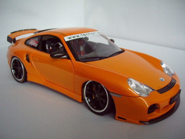 Porsche 911 Turbo techart orange 1/18 Hotworks