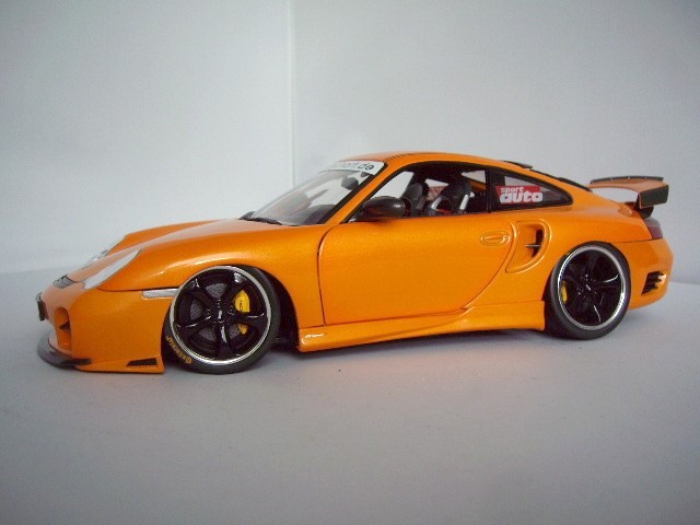 Porsche 911 Turbo techart orange 1/18 Hotworks