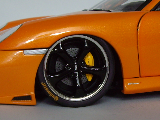 Porsche 911 Turbo techart orange 1/18 Hotworks