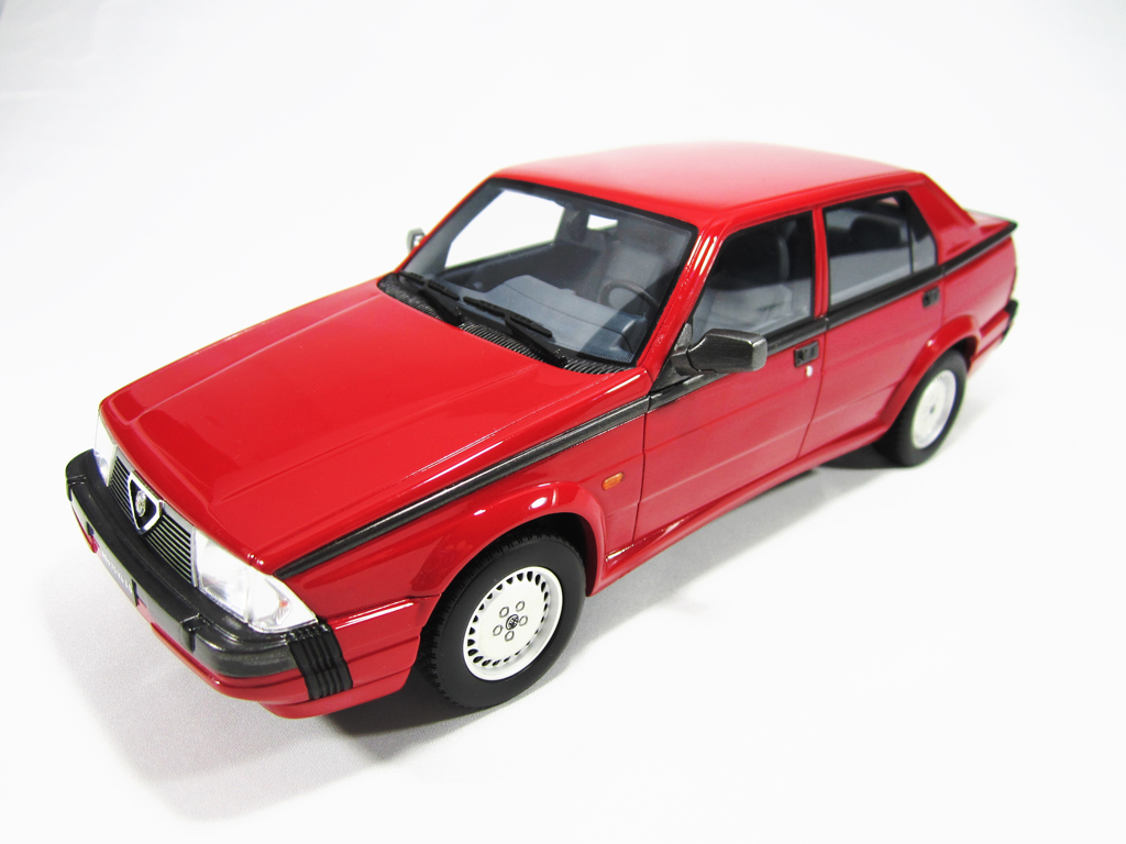 Alfa Romeo 75 3.0 v6 LM087 red 1/18 Laudoracing Models
