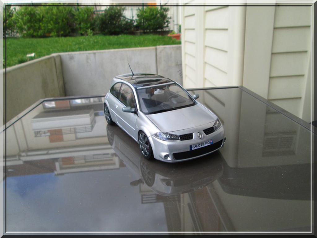 Renault Megane RS 1/18 Burago RS grey diecast model cars