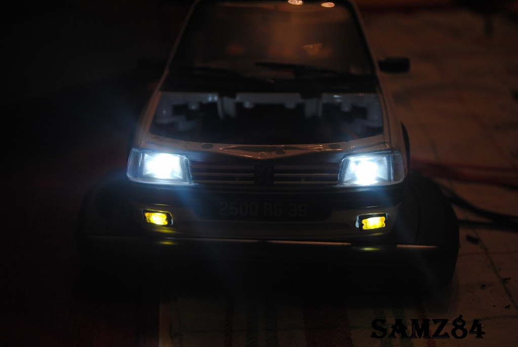 Peugeot 205 GTI Blanche 1.9 LED 1/18 Norev