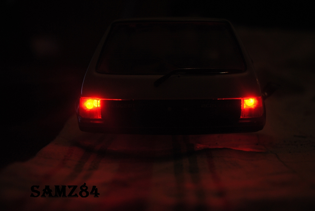 Peugeot 205 GTI Blanche 1.9 LED 1/18 Norev