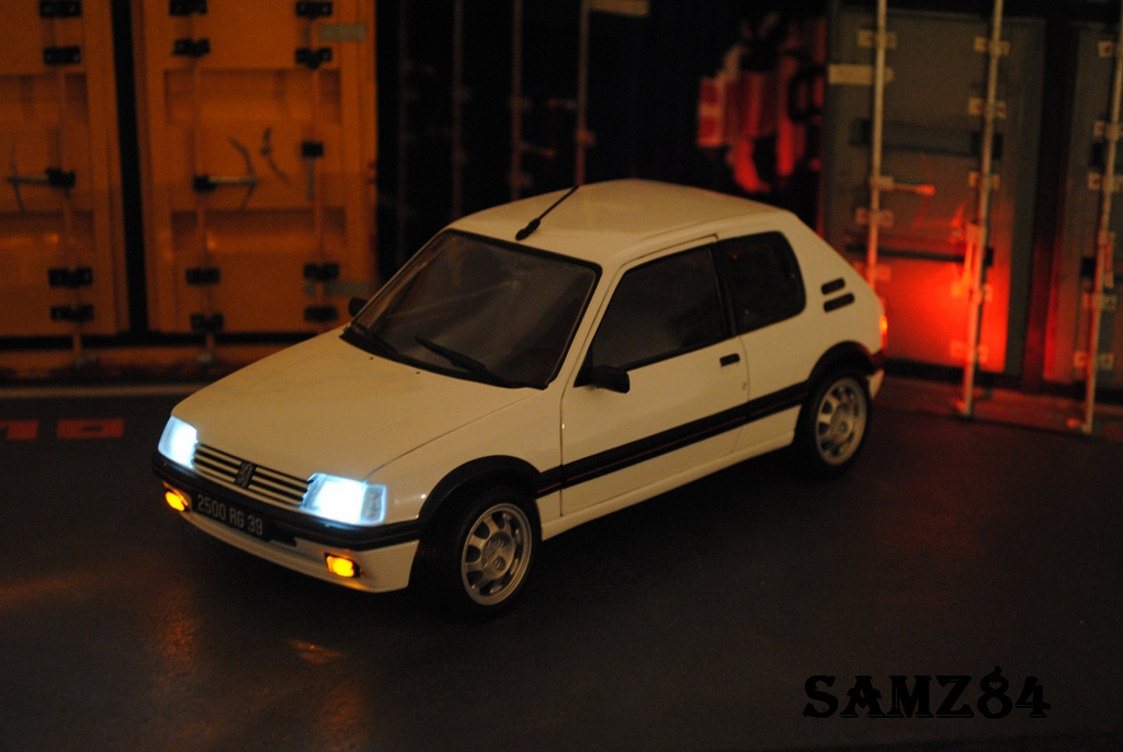 Peugeot 205 GTI 1/18 Norev GTI Blanche 1.9 LED diecast model cars
