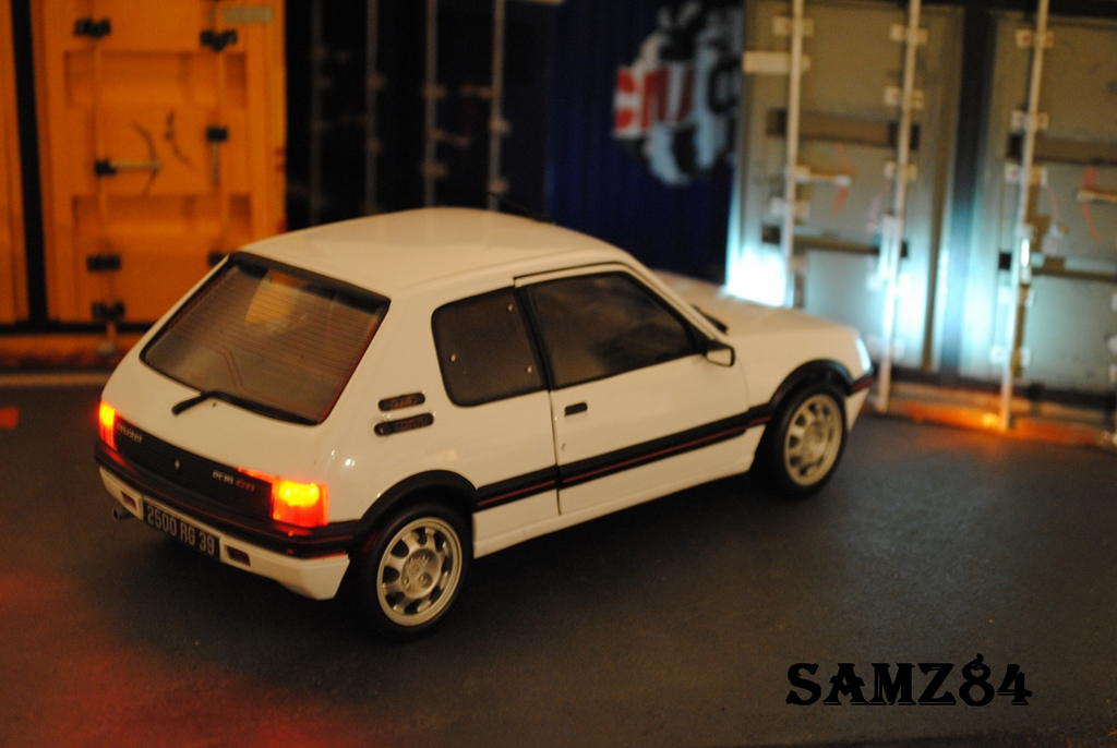 Peugeot 205 GTI Blanche 1.9 LED 1/18 Norev