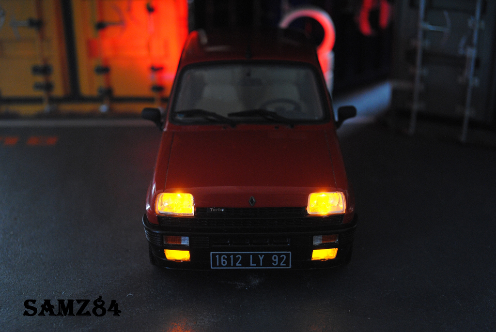 Renault 5 Alpine Turbo Rouge LED 1/18 Ottomobile