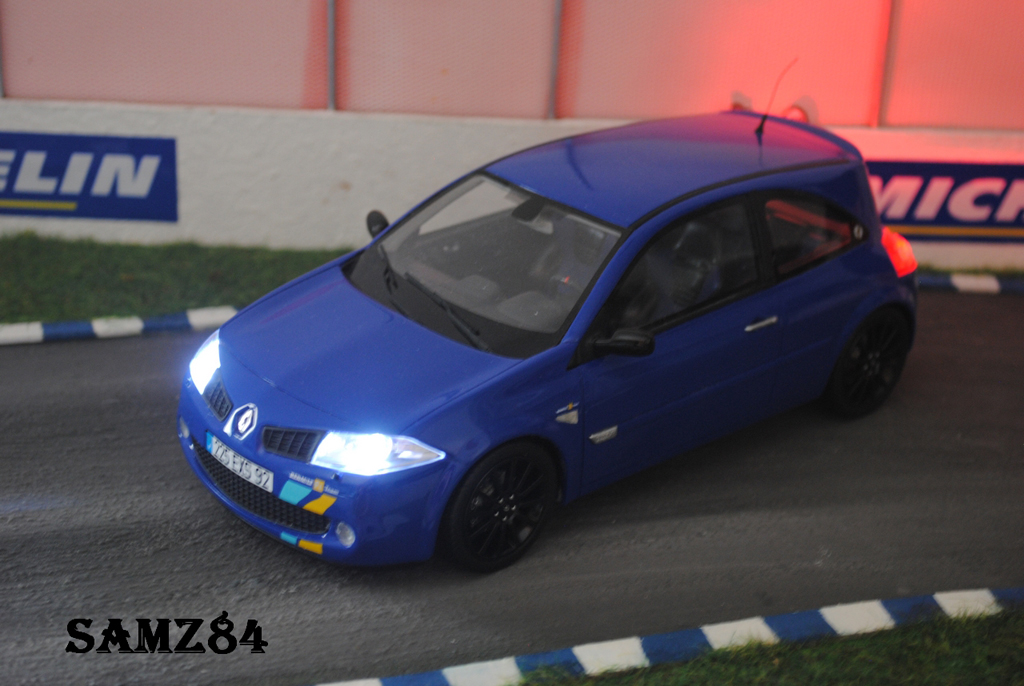 Renault Megane Sport R25 F1 Team Bleue LED 1/18 Ottomobile