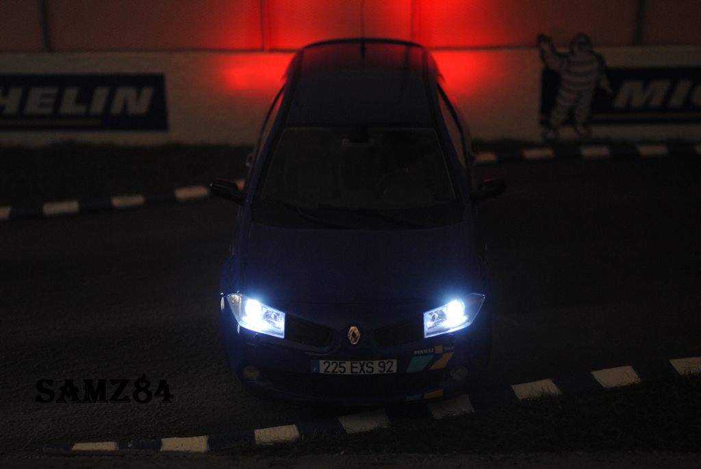 Renault Megane Sport R25 F1 Team Bleue LED 1/18 Ottomobile