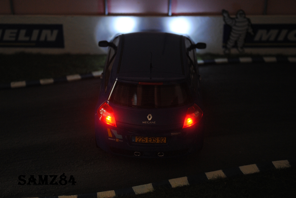 Renault Megane Sport R25 F1 Team Bleue LED 1/18 Ottomobile