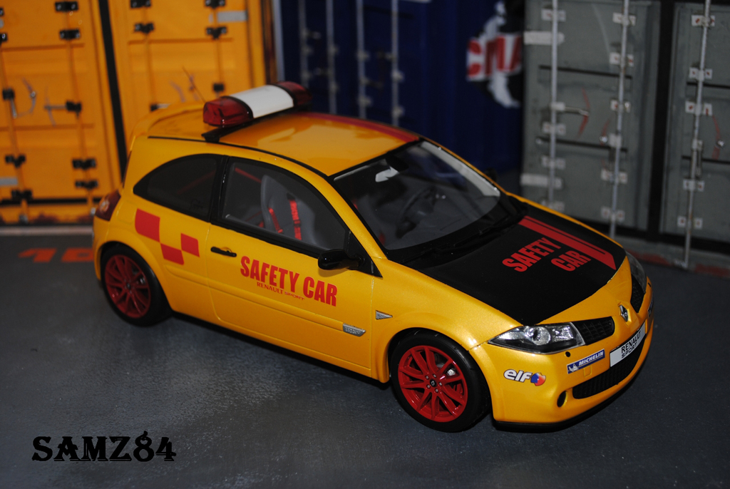 Renault Megane R26R Jaune Sirius Safety Car 1/18 Ottomobile