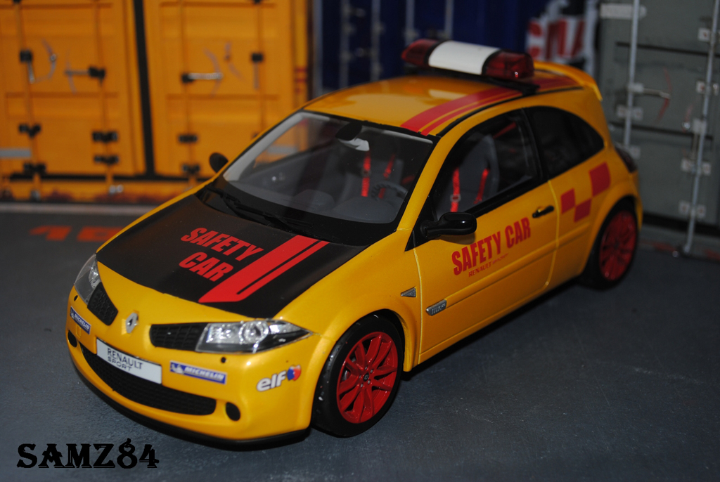Renault Megane R26R Jaune Sirius Safety Car 1/18 Ottomobile