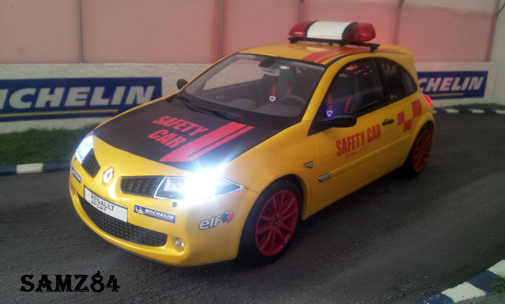 Renault Megane R26R Jaune Sirius Safety Car 1/18 Ottomobile