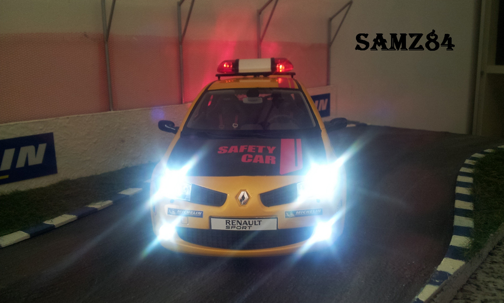 Renault Megane R26R Jaune Sirius Safety Car 1/18 Ottomobile