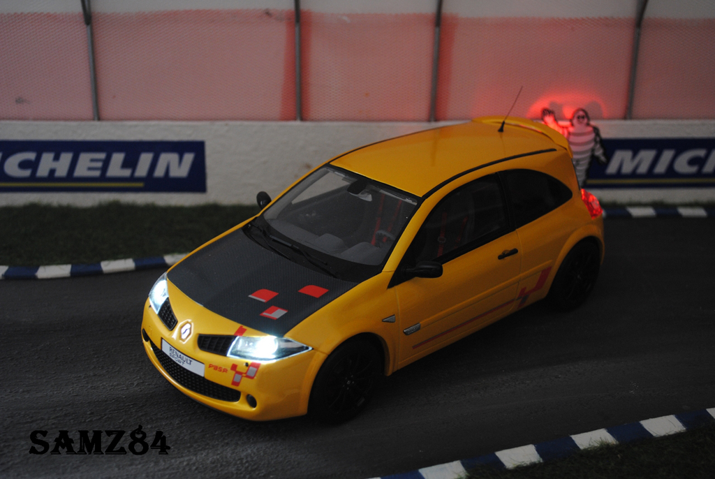 Renault Megane R26R 1/18 Ottomobile R26R Jaune Sirius LED diecast model cars