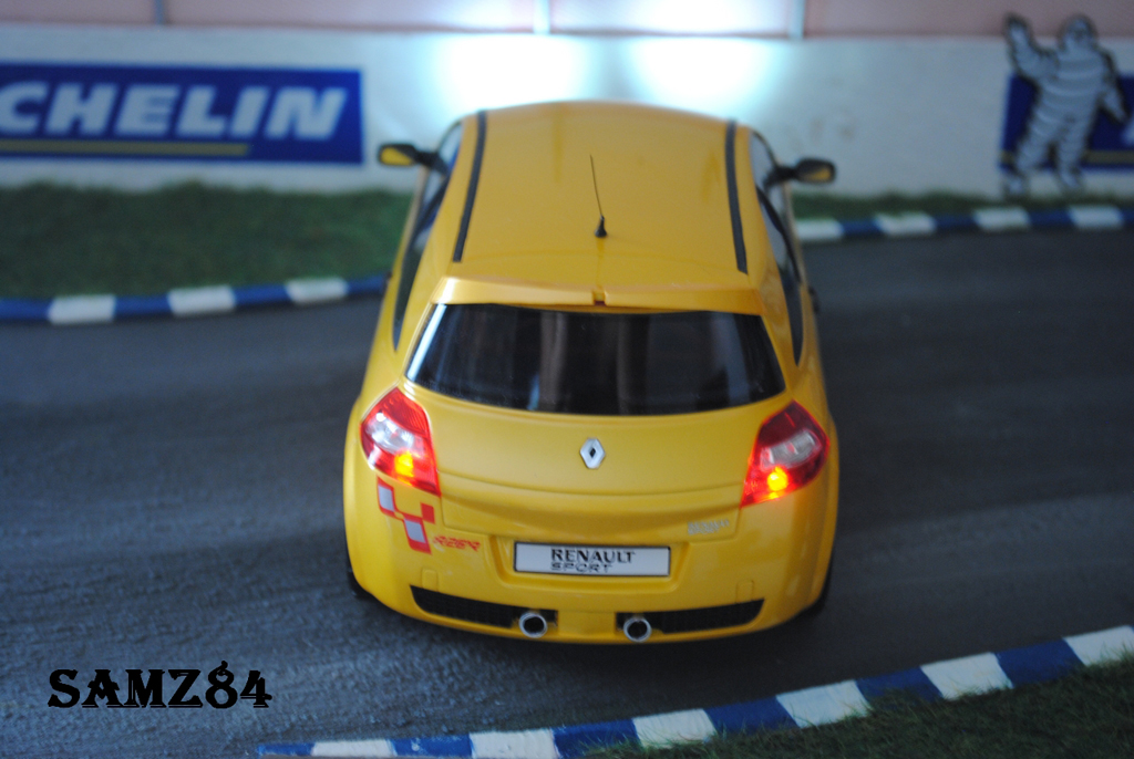 Renault Megane R26R Jaune Sirius LED 1/18 Ottomobile