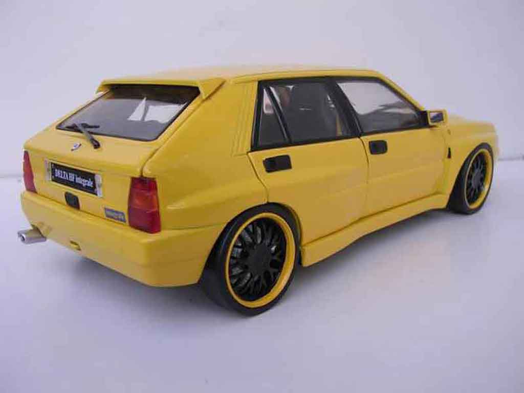 Lancia Delta HF Integrale evolution 2 yellow jantes bbs blacks 1/18 Kyosho