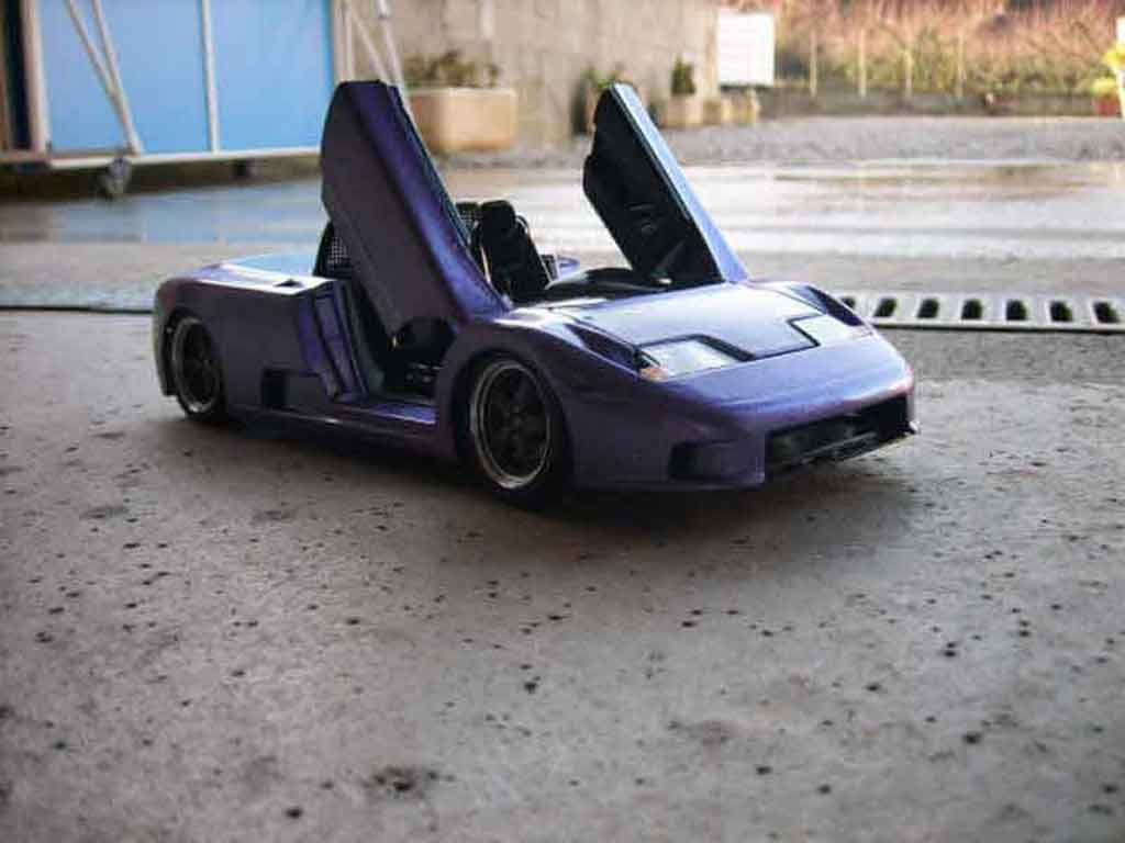 Bugatti EB110 barquette blue 1/18 Burago