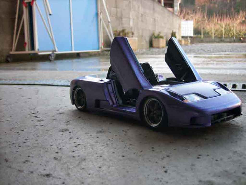 Bugatti EB110 barquette blue 1/18 Burago