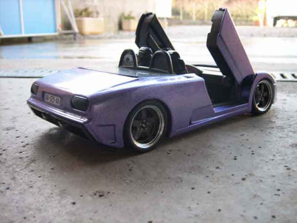 Bugatti EB110 barquette blue 1/18 Burago