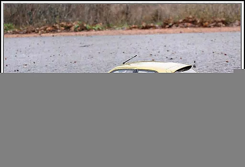 Citroen Saxo VTS yellow heliodor 1/18 Ottomobile