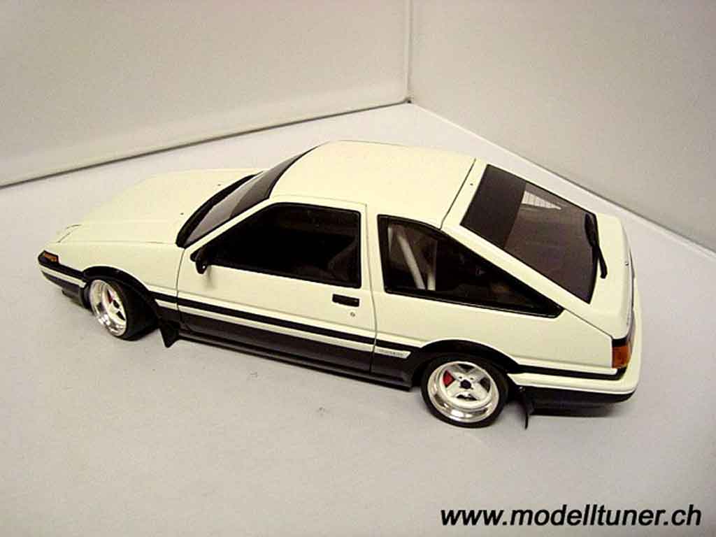 Toyota Trueno Drift preparation 1/18 Autoart