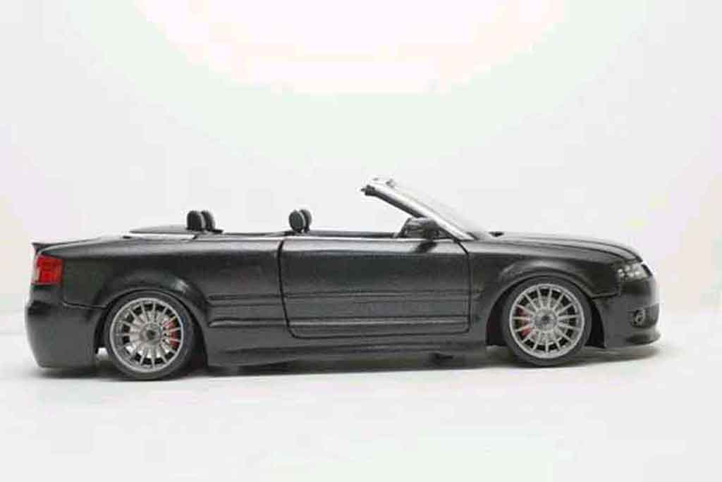 Audi A4 cabriolet v6 3l german look black 1/18 Welly