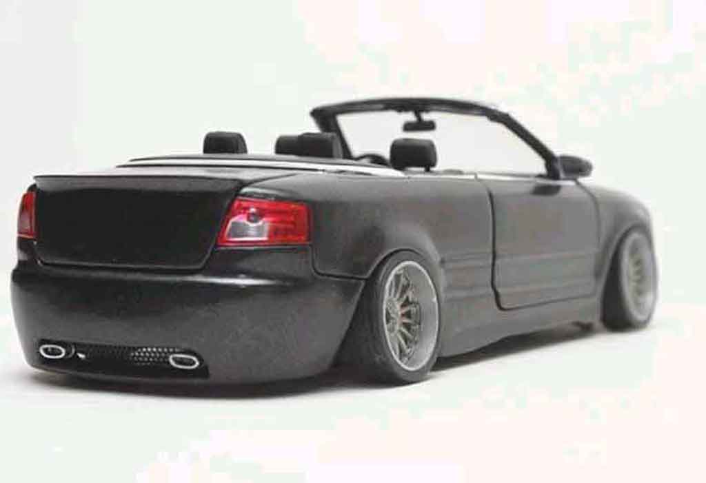 Audi A4 cabriolet v6 3l german look black 1/18 Welly