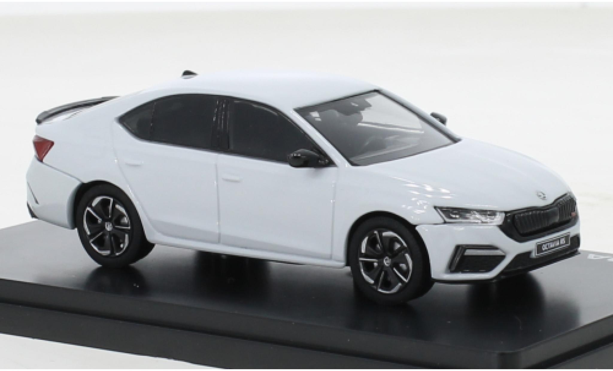 Skoda Octavia 1/43 Abrex IV RS metallise white 2020 diecast model cars