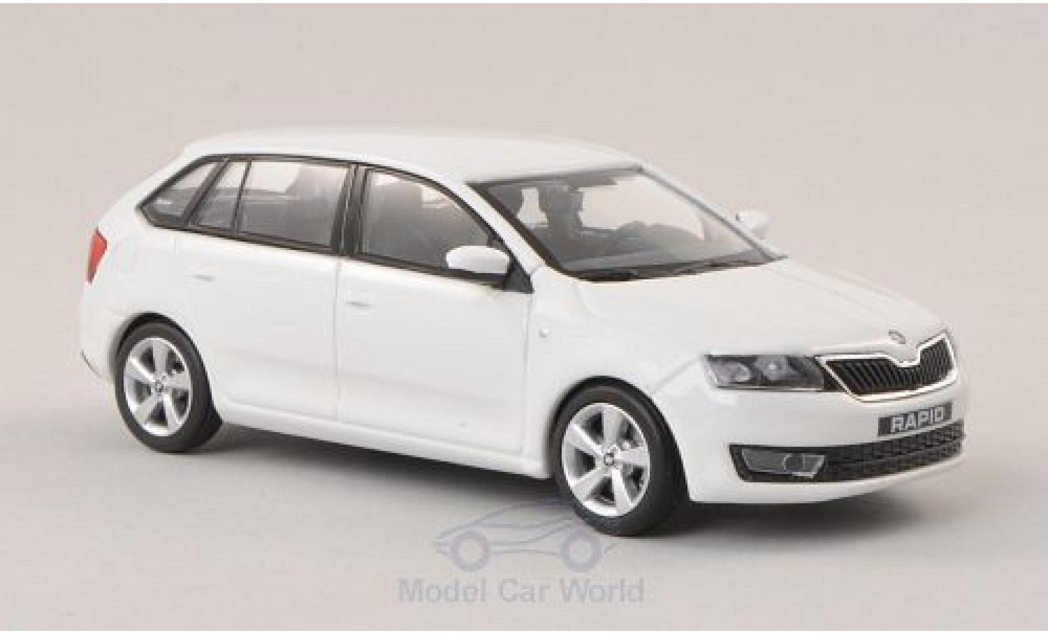 Skoda Rapid 1/43 Abrex Spaceback white 2013 diecast model cars