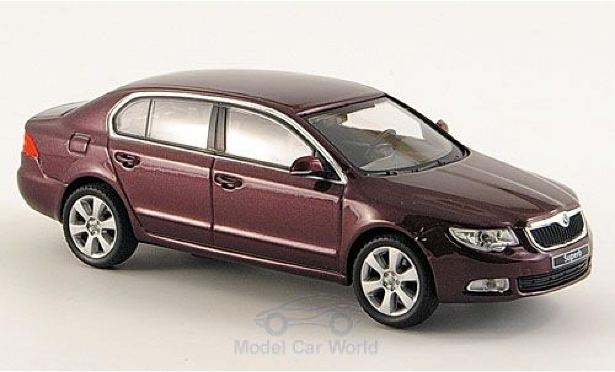 Skoda Superb 1/43 Abrex II metallic red ohne Vitrine diecast model cars