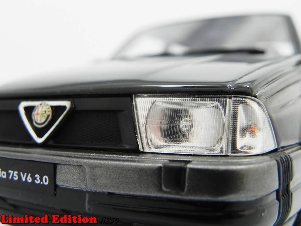 Alfa Romeo 75 3.0 v6 LM087B black 1/18 Laudoracing Models